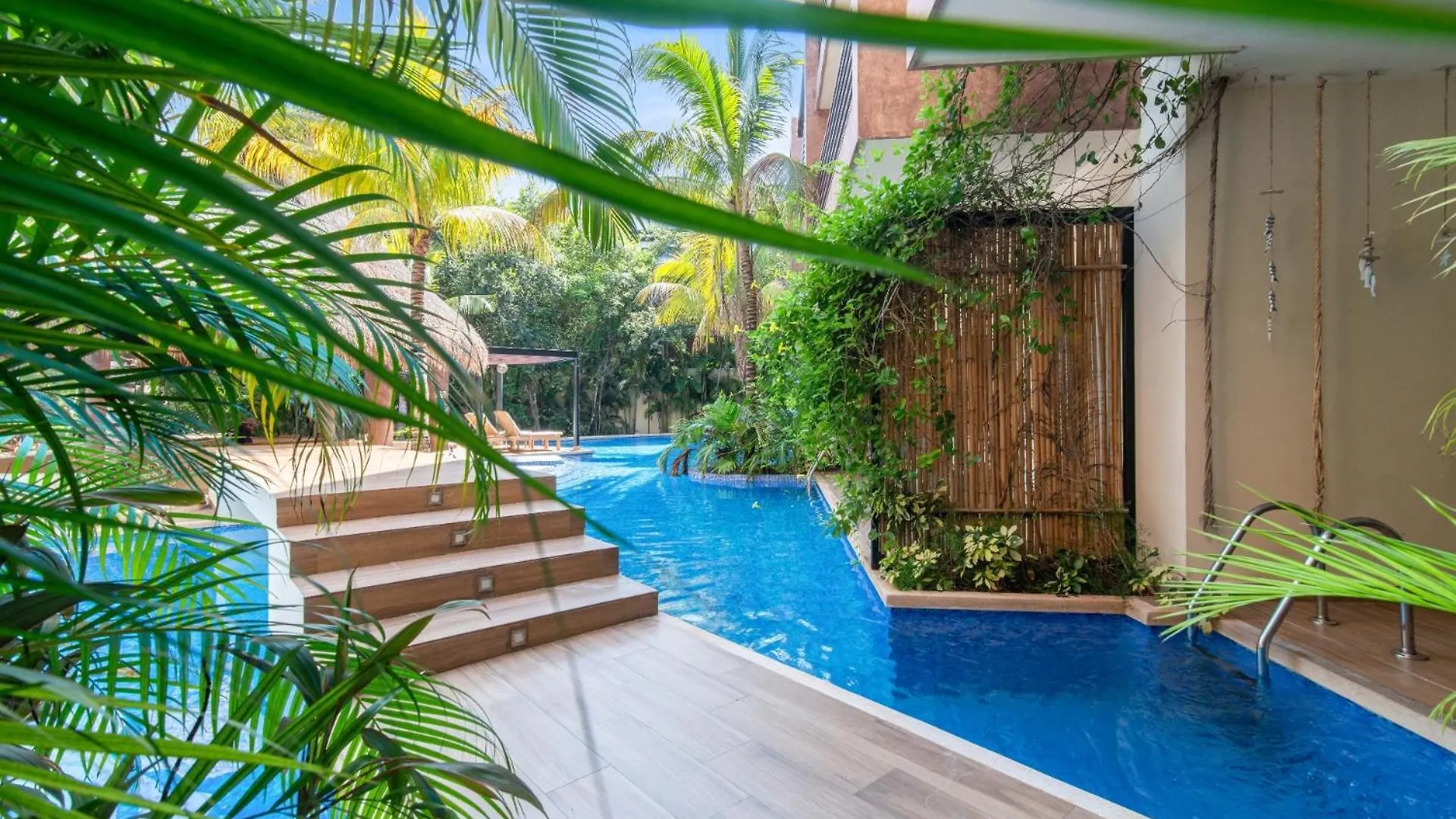 アパート トゥルムLuxurious Penthouse With Jungle View & Private Poolアパートメント
